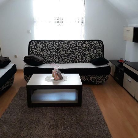 City Apartment Високо Екстериор снимка