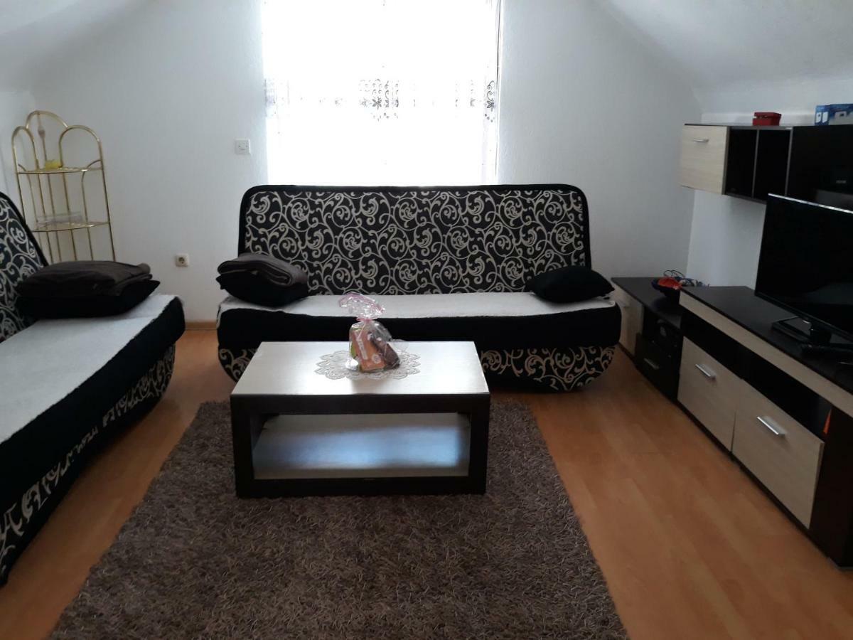 City Apartment Високо Екстериор снимка